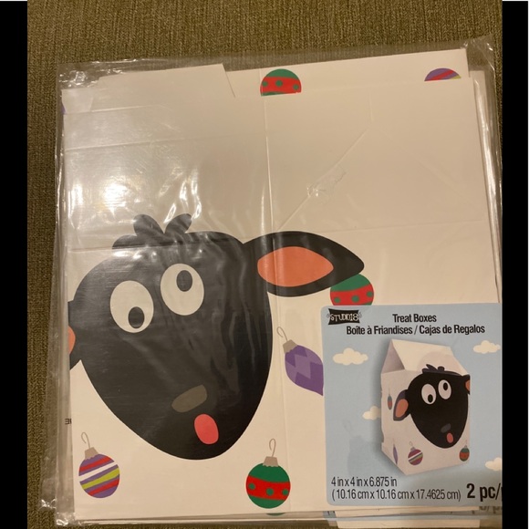 Studio 18 Christmas Treat Boxes -8 packs - sheep - Picture 1 of 3